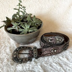 Custom Western Leather with Rhinestone, Studded Detail Women’s belt